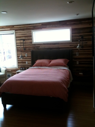 Lath wall as decoration in Bedroom